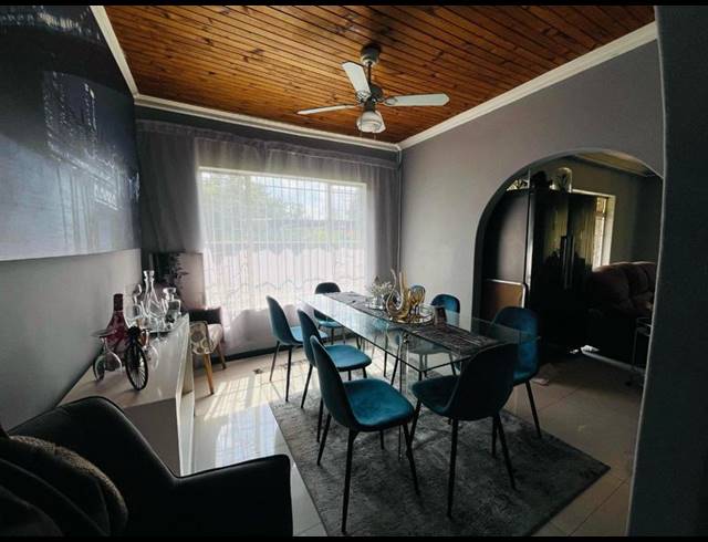 3 BEDROOM HOUSE FOR SALE IN CROYDON